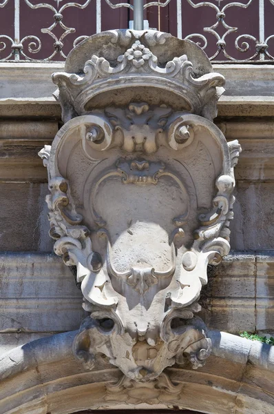 Настоящий дворец Монте ди Пьетро. Барлетта. Апулия. Италия . — стоковое фото