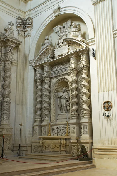 Iglesia de Santa Irene. Lecce. Puglia. Italia . — Foto de Stock