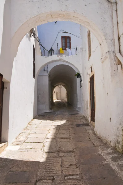 Alleyway. Ostuni. Puglia. İtalya. — Stok fotoğraf