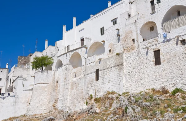 Murallas fortificadas. Ostuni. Puglia. Italia . — Foto de Stock