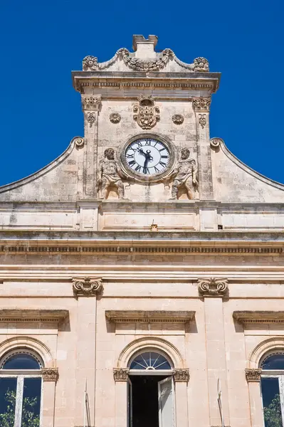 Rathausgebäude. ostuni. Apulien. Italien. — Stockfoto