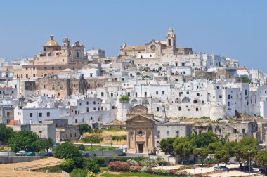 ostuni panoramik manzaralı. Puglia. İtalya.