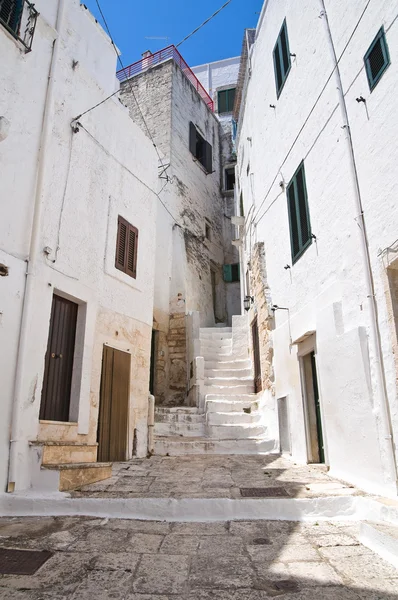 Steegje. Ostuni. Puglia. Italië. — Stockfoto