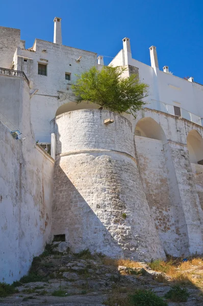 Güçlendirilmiş duvarlar. Ostuni. Puglia. İtalya. — Stok fotoğraf