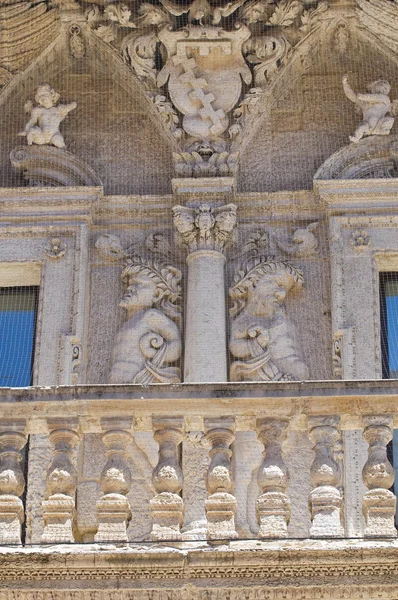 デッラ マラ宮殿。バルレッタ。プーリア州。イタリア. — ストック写真