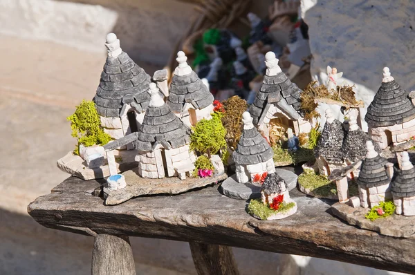 Alberobello souvenirs. — Stockfoto