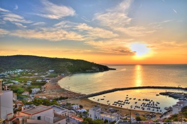 peschici panoramik manzaralı. Puglia. İtalya.