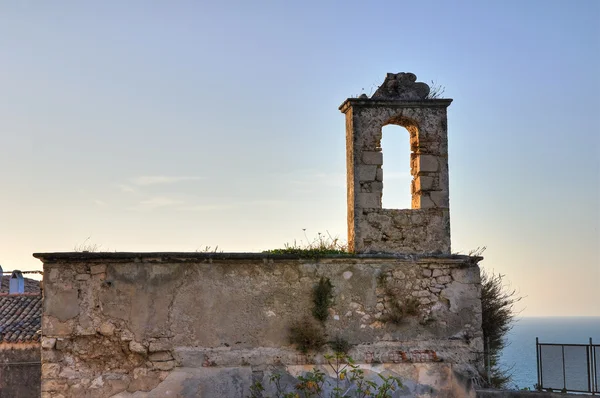 Iglesia de San Michele. Peschici. Puglia. Italia . — Foto de Stock