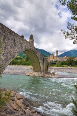 Kambur Köprüsü. Bobbio. Emilia-Romagna. İtalya.