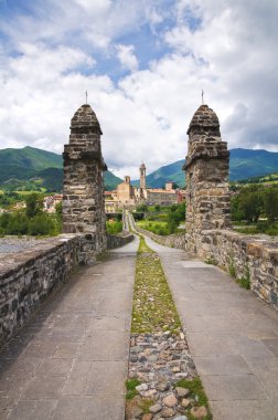 Kambur Köprüsü. Bobbio. Emilia-Romagna. İtalya.