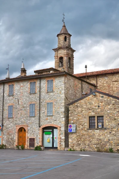 Lorenzo kostel sv. Bobbio. Emilia-Romagna. Itálie. — Stock fotografie