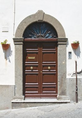 ahşap kapı. Viterbo. Lazio. İtalya.