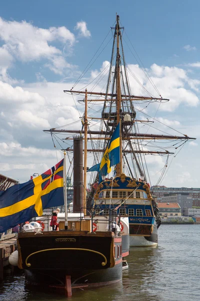 Fregata v přístavu goteborg, Švédsko — Stock fotografie