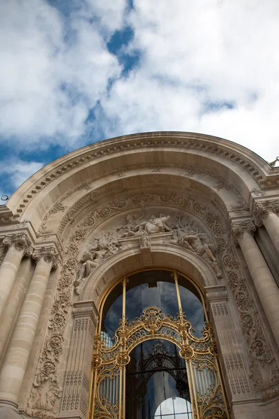Paris'teki grand palais kapılar — Stok fotoğraf