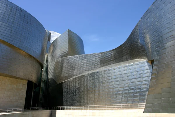 Guggenheimin museo Bilbao — kuvapankkivalokuva