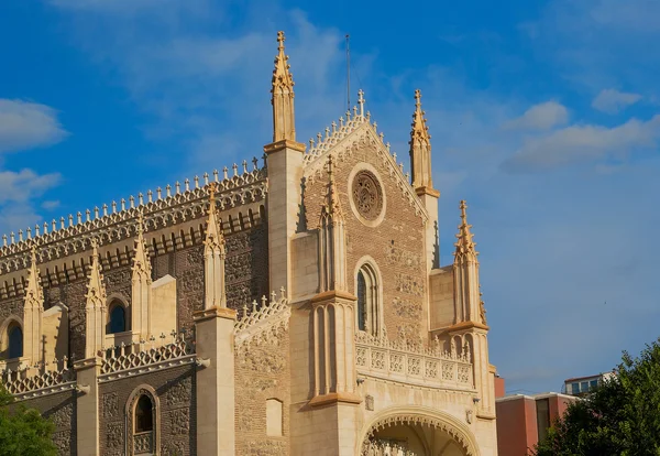 Edificios históricos Catedral, iglesia de Madrid — Foto de Stock