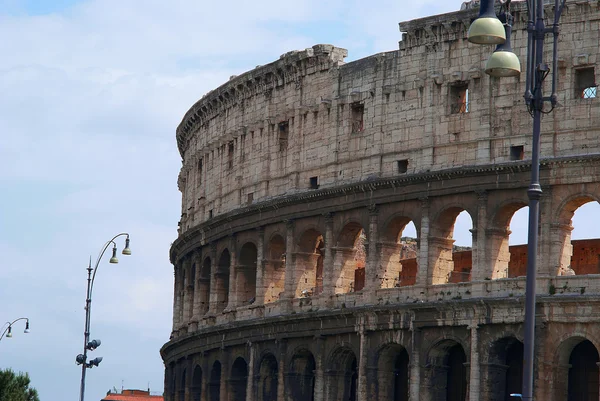 Iselliptical Amfiteátr Koloseum v Římě, Itálie. — Stock fotografie