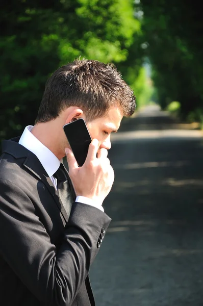 電話を持つビジネスマン — ストック写真