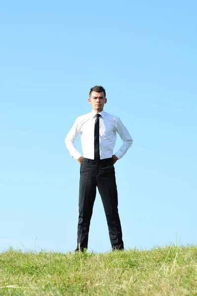 Hombre de negocios de pie —  Fotos de Stock