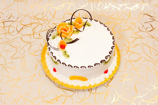 Άσπρο κέικ με φρούτα — Φωτογραφία Αρχείου
