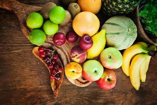 Разнообразие фруктов — стоковое фото