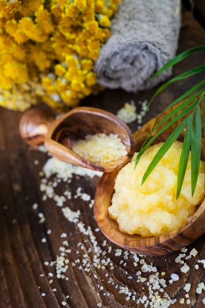 Natural yellow spa setting — Stock Photo, Image