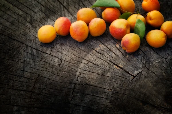 Свіжий абрикос — стокове фото