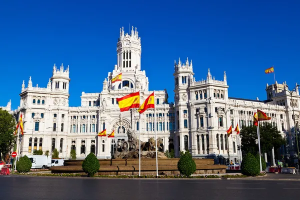 Fonte de Cibeles e Palácio de Comunicaciones, Madrid, Espanha — Fotografia de Stock