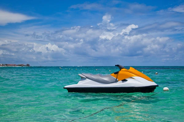 在加勒比海停泊的喷气式滑翔机 — 图库照片