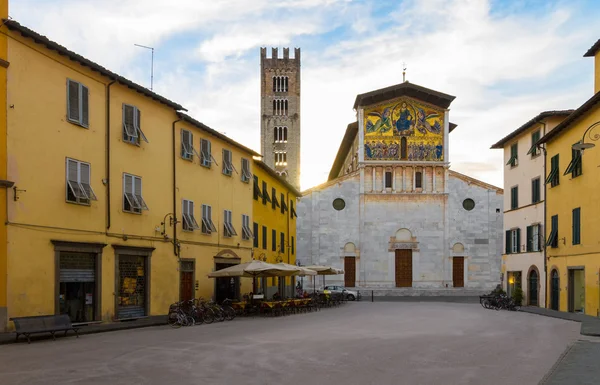 Basilikan san frediano, lucca, Toscana, Italien — Stockfoto