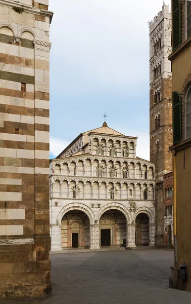 San Martino com piazza, Lucca, Toscana, Itália — Fotografia de Stock