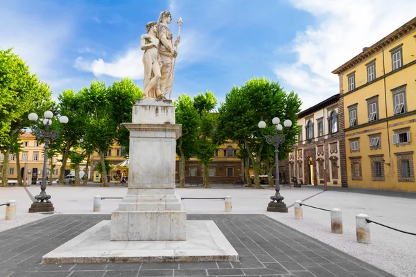 Piazza napoleone w Lukka, Toskania, Włochy — Zdjęcie stockowe