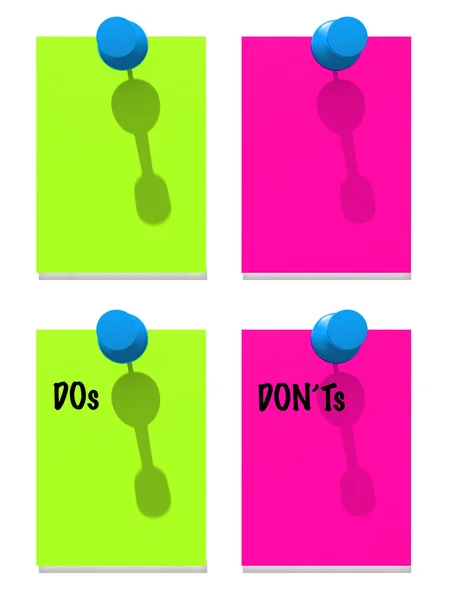 Green and pink notes with pins — Stockfoto