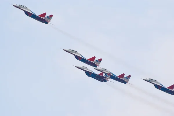 MiG-29 jets vanuit strizhi weergeven team — Stockfoto