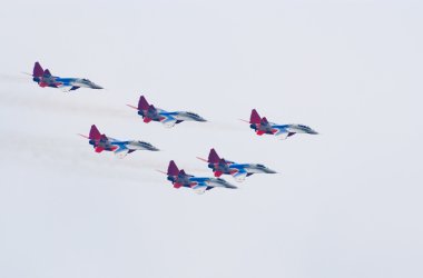 MiG-29 jet strizhi gelen takım görüntüleme