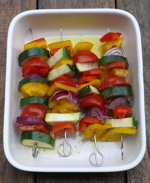 Brochettes de légumes grillés — Photo