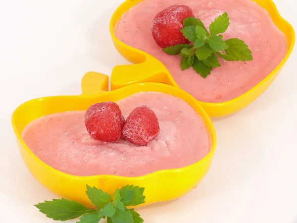 Dessert, crème aux fraises — Photo