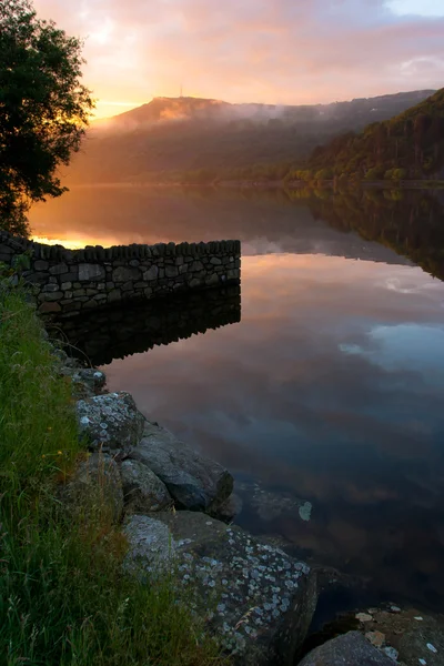 Sunset at Llanberis lake — Stock Photo, Image