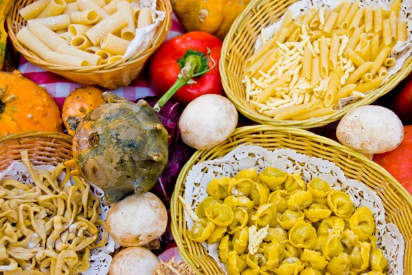 Exibição de comida italiana — Fotografia de Stock