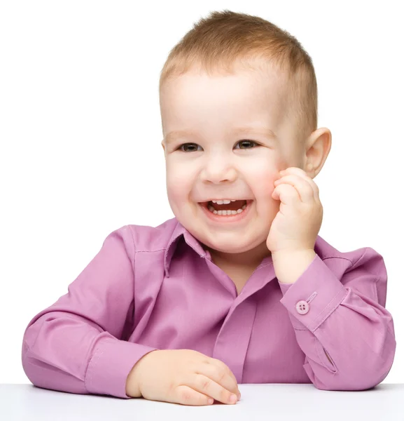 Πορτρέτο ενός μικρού αγοριού, χαριτωμένο και ευτυχισμένη — Φωτογραφία Αρχείου
