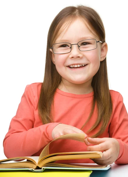 Χαριτωμένο χαρούμενα κοριτσάκι Αλφαβητάριο — Φωτογραφία Αρχείου