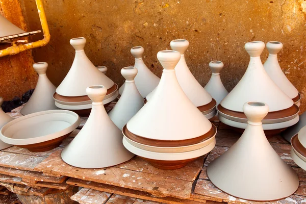 Moroccan dishware drying before roasting — Stock Photo, Image