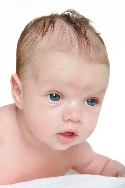 Portret dziewczyny ładny noworodka na białym tle — Zdjęcie stockowe