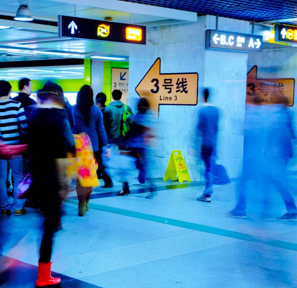 Passagier op metrostation — Stockfoto