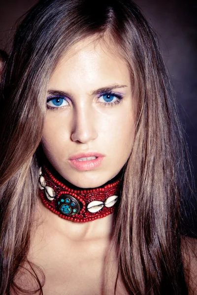 Młoda kobieta niebieskie oczy — Zdjęcie stockowe