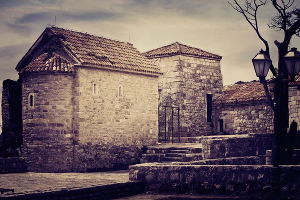 Старий кам'яний будинок — стокове фото