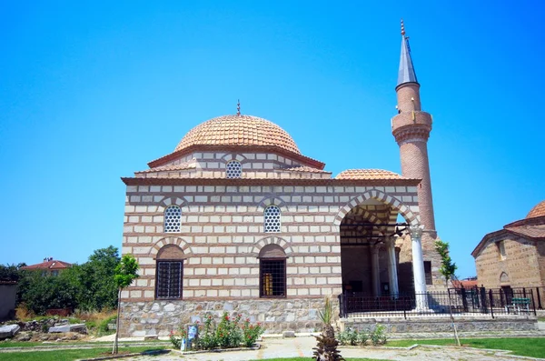 Mesquita e minarete — Fotografia de Stock