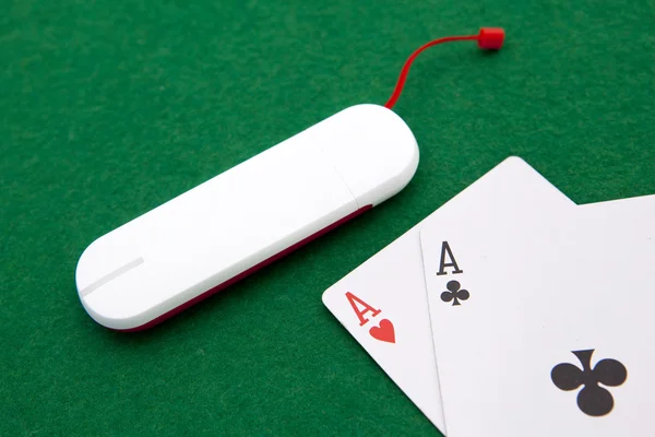 德州扑克口袋 ace 赌场表用互联网根棍子上 con — 图库照片