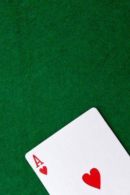 Ace bir yeşil casino tablo için metin alanı