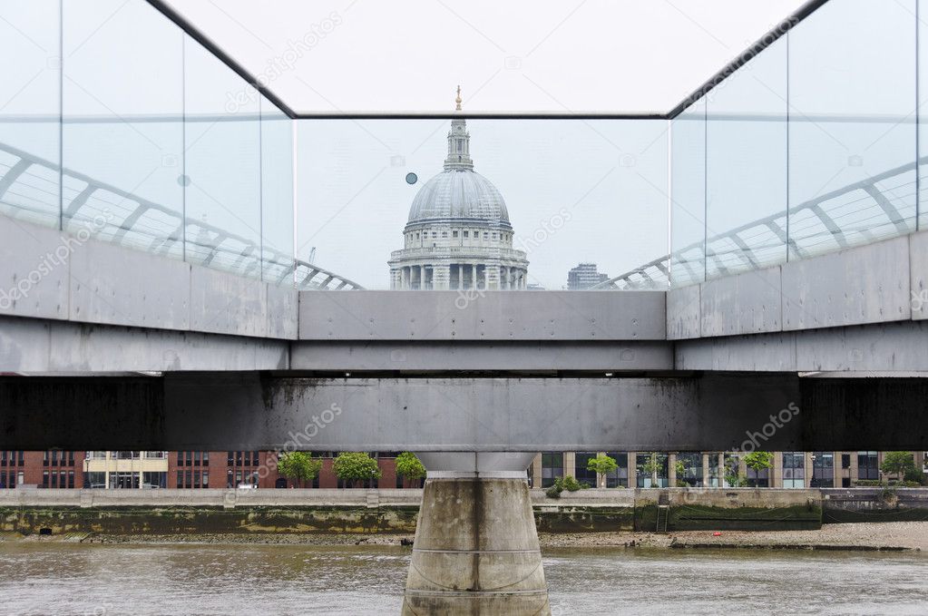 The Millenium bridge and St Paul's Cathedral